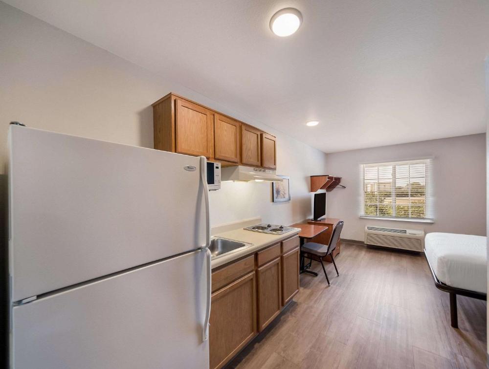 Queen Room - Accessible/Non Smoking interior